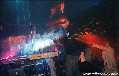 wmc2002_986_07a.jpg