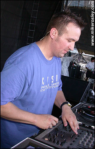 sumerfest2003_004w.jpg