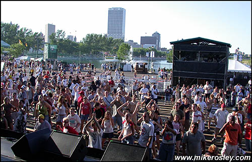 sumerfest2003_118w.jpg