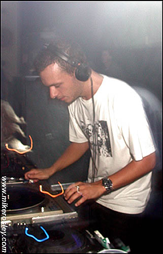 DSCN8130_web.jpg